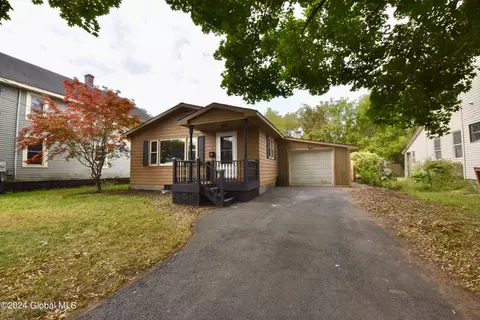 8 Cortland St, Glens Falls, NY 12801