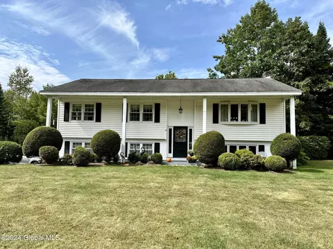 13 Wall St, Corinth, NY 12822 photo 4