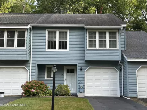 4 Tekakwitha Ct, Clifton Park, NY 12065