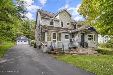 4261 Us Highway 20, Castleton On Hudson, NY 12033