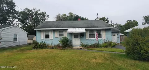 14 Pine St, Hudson Falls, NY 12839