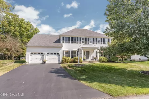30 Wander Ct, Glenmont, NY 12077