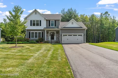 2762 W Lydius St, Schenectady, NY 12306