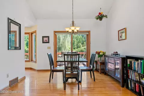 Dining - 36 Maple Ave, Slingerlands, NY 12159 photo 3 of 4