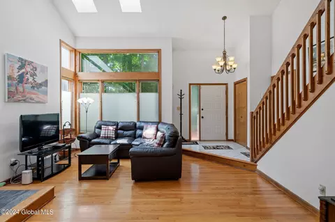 Entry Way - 36 Maple Ave, Slingerlands, NY 12159 photo 1 of 5