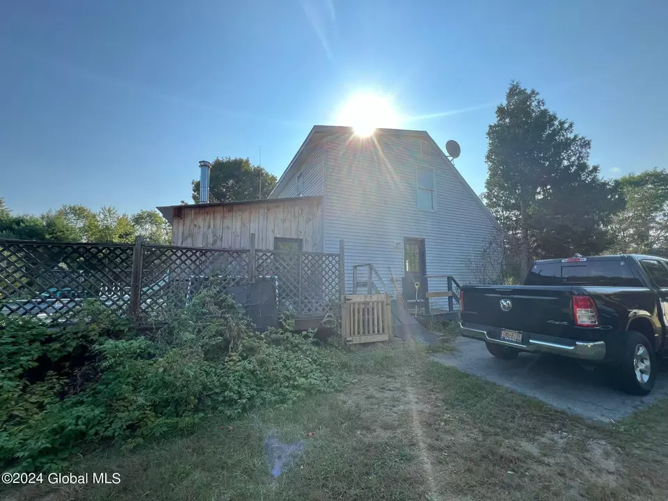 Exterior - 7 Meadowlark Ln, Warrensburg, NY 12885 photo 3 of 10