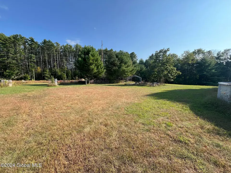Exterior - 7 Meadowlark Ln, Warrensburg, NY 12885 photo 4 of 10