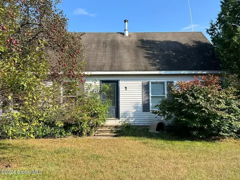 Exterior - 7 Meadowlark Ln, Warrensburg, NY 12885 photo 1 of 10