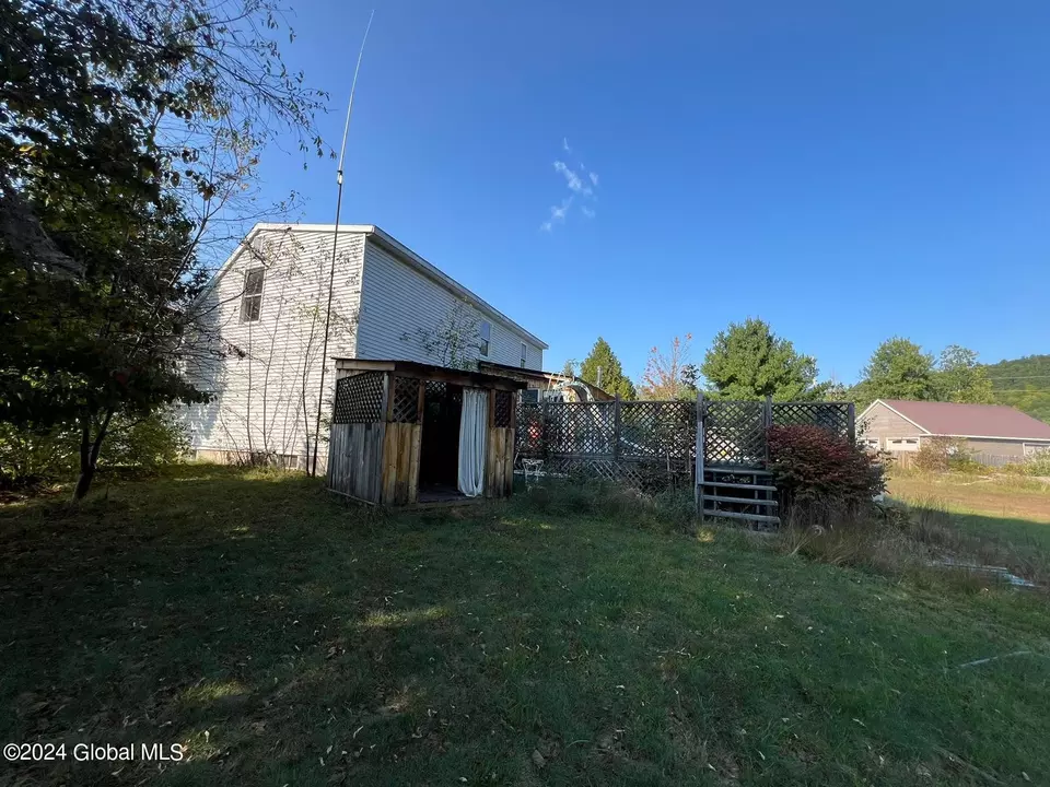 Exterior - 7 Meadowlark Ln, Warrensburg, NY 12885 photo 6 of 10