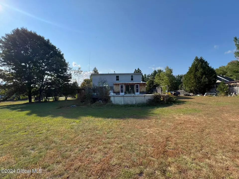 Exterior - 7 Meadowlark Ln, Warrensburg, NY 12885 photo 5 of 10