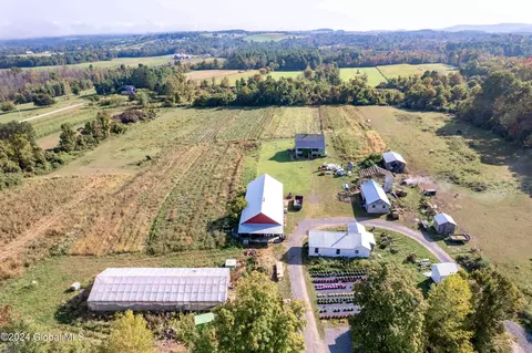 329 Anderson Rd, Sprakers, NY 12166