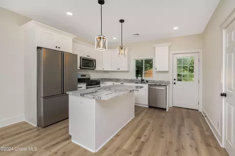 11 Center Ln, Glenmont, NY 12077 photo 9