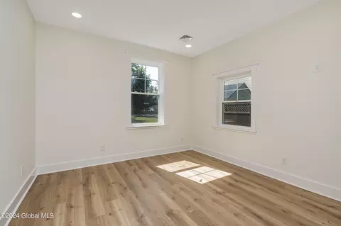 11 Center Ln, Glenmont, NY 12077 photo 19