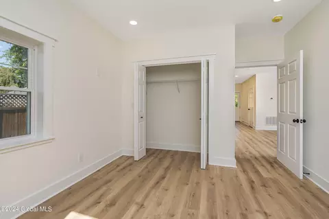 11 Center Ln, Glenmont, NY 12077 photo 23