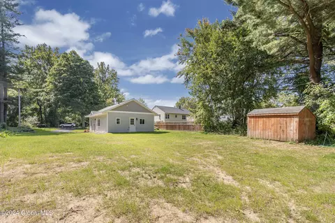 11 Center Ln, Glenmont, NY 12077 photo 27