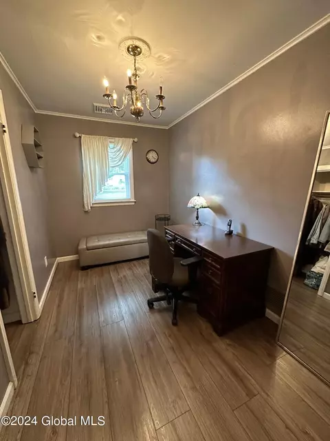 309 Chiswell Rd, Schenectady, NY 12304 photo 10