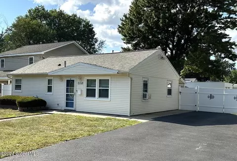 309 Chiswell Rd, Schenectady, NY 12304