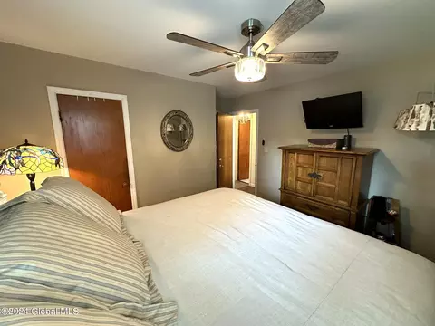 309 Chiswell Rd, Schenectady, NY 12304 photo 17
