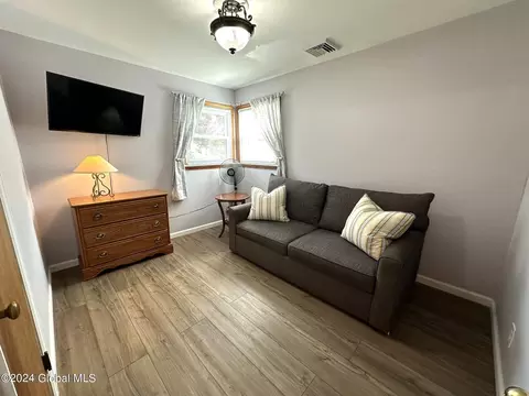 309 Chiswell Rd, Schenectady, NY 12304 photo 12