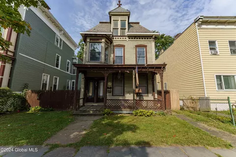 605 5th Ave, Troy, NY 12182