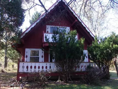 2496 Burtonsville Rd, Esperance, NY 12066