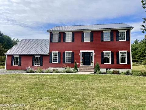 125 Spicer Rd, Hoosick Falls, NY 12090