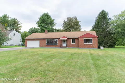 8 Wing Rd, Rexford, NY 12148