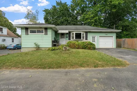 24 Massachusetts Ave, Rensselaer, NY 12144