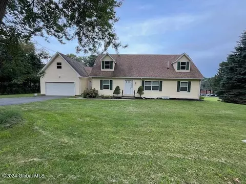 378 Winter Street Ext, Troy, NY 12180