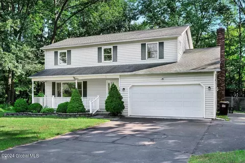 14 Mcgregor Ct, Clifton Park, NY 12065