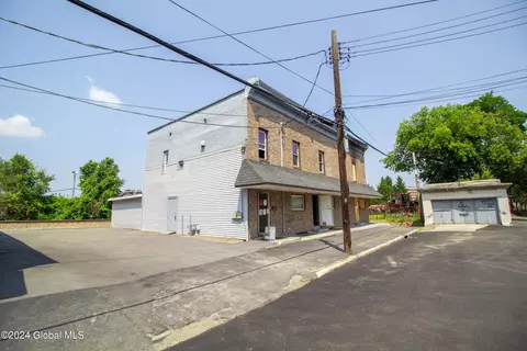 1311 Lower Broadway, Schenectady, NY 12306