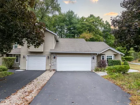 501 Highwood Cir, Albany, NY 12203