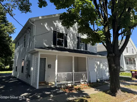 89 Montcalm St, Glens Falls, NY 12801