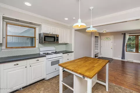 Kitchen - 58 Beach Rd, Halfmoon, NY 12065 photo 3 of 5