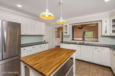 Kitchen - 58 Beach Rd, Halfmoon, NY 12065 photo 2 of 5
