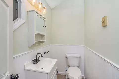 Bath - 58 Beach Rd, Halfmoon, NY 12065 photo 3 of 4