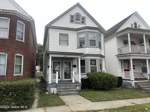 482 8th Ave, Troy, NY 12182