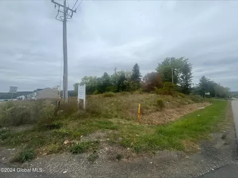 1 Harbor Ln, Cohoes, NY 12047