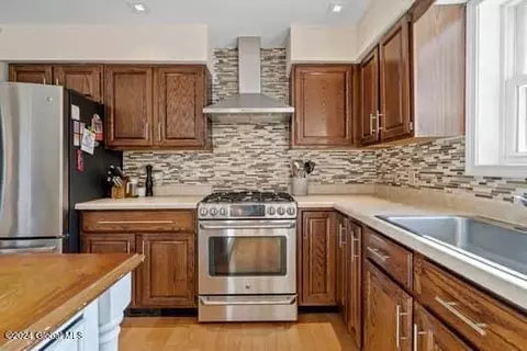 Kitchen - 232 Phillips Rd, Schenectady, NY 12306 photo 2 of 7