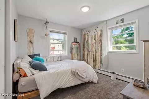 Bedroom - 232 Phillips Rd, Schenectady, NY 12306 photo 5 of 7