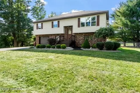 232 Phillips Rd, Schenectady, NY 12306