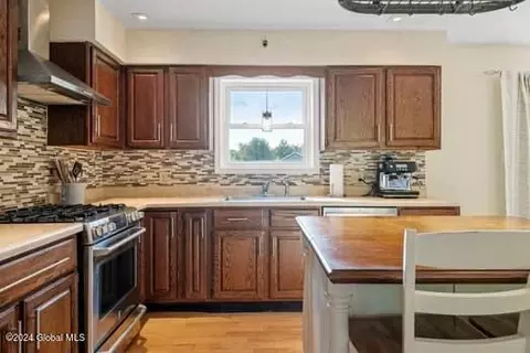 Kitchen - 232 Phillips Rd, Schenectady, NY 12306 photo 6 of 7