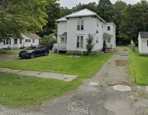 17-19 Avenue A, Cambridge, NY 12816
