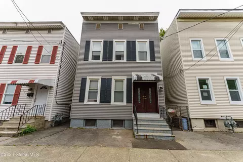 695 3rd St, Albany, NY 12206