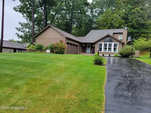 24 Meadow Rue Pl, Ballston Spa, NY 12020 photo 2