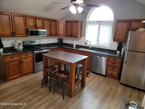 24 Meadow Rue Pl, Ballston Spa, NY 12020 photo 3