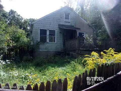 1650 Crescent Rd, Clifton Park, NY 12065