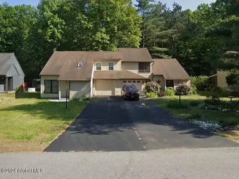87 Thimbleberry Rd, Malta, NY 12020
