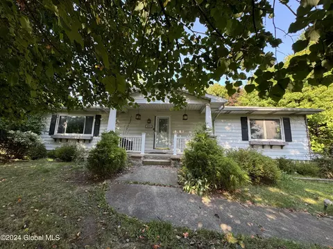 417 Albany-shaker Rd, Loudonville, NY 12211