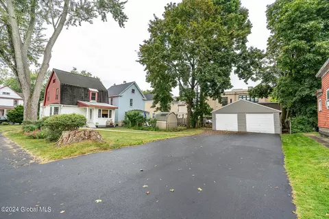 1685 Oneida St, Schenectady, NY 12308 photo 2